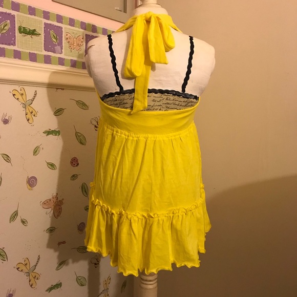 Back-less Top - Picture 2 of 5